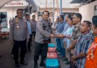 Kapolda-NTT-Serahkan-Paket-Sembako,-Usai-Resmikan-Sembilan-Titik-Sumur-Bor-bagi-Warga-Kota-Kupang.