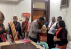 Kapolresta-Kupang-Kota-Terima-Audiensi-Masyarakat-Adat-Kerajaan-Amanatun,-Tegaskan-Penanganan-Kasus-Kematian-YB-Dilakukan-Secara-Profesional.