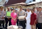 Kapolresta-Kombes-Nelson-Pimpin-Aksi-Sosial,-Komunitas-Katolik-Polresta-Kupang-Kota-Bantu-Material-Pembangunan-Gereja-St.-Maria-Fatima-Batakte.