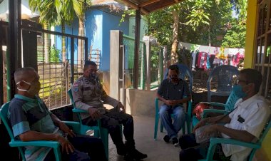 Bhabinkamtibmas-Kelurahan-Bakunase-Berikan-Himbauan-Wajib-Gunakan-Masker-Cegah-Penyebaran-Virus-Corona