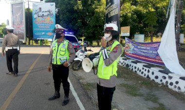 Satlantas-Polres-Kupang-Kota-Beri-Imbauan-Cegah-Virus-Corona-Kepada-Warga-dan-Pengendara