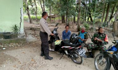 Bhabinkamtibmas-Bersama-Babinsa-Kelurahan-Fatukoa-Himbau-Masyarakat-Gunakan-Masker-Cegah-Virus-Corona