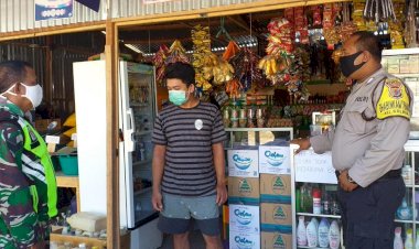 Bhabinkamtibmas-Bersama-Babinsa-Kelurahan-Kolhua-Berikan-Imbauan-Kepada-Warga-Agar-Mengikuti-Anjuran-Pemerintah-Dalam-Mencegah-Penyebaran-Virus-Corona