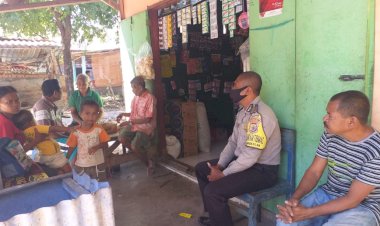 Sambangi-Warga,-Bhabinkamtibmas-Kelurahan-Naikolan-Berikan-Himbauan-Kamtibmas-di-Tengah-Pandemi-Covid-19