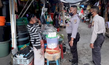 Patroli-Sat-Sabhara-Polres-Kupang-Kota-Kembali-Jelajahi-Pasar-Kasih-Sosialisasikan-Penerapan-Protokol-Kesehatan
