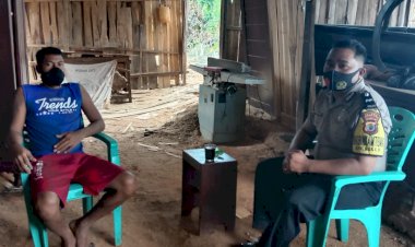 Bhabinkamtibmas-Kelurahan-Bello-Sampaikan-Imbauan-Adaptasi-Kebiasaan-Baru