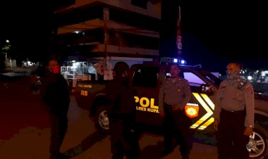 Patroli-Malam,-Sat-Sabhara-Polres-Kupang-Kota--Sampaikan-Imbauan-Cegah-Penyebaran-Covid-19