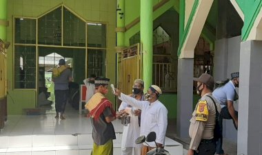 Cegah-Virus-Corona,-Babinkamtibmas-Naikoten-1-Pantau-Kegiatan-Ibadah