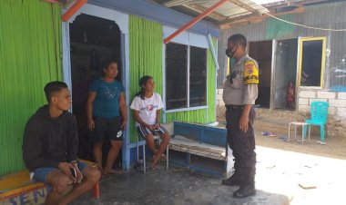 Sambangi-Warga,-Bhabinkamtibmas-Kelurahan-Oebobo-Himbau-Protokol-Kesehatan-3M-dan-1T.