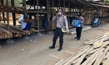 Cegah-Penyebaran-Covid-19-Sat-Binmas-Polres-Kupang-Kota-Laksanakan-Himbauan-Kepada-Warga
