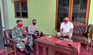 Bhabinkamtibmas-Bersinergi-Dengan-Babinsa,-Himbau-Jaga-Jarak-dan-Pakai-Masker-Cegah-Covid-19