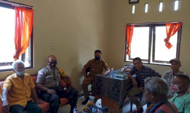 Sambangi-Kantor-Lurah-Batuplat,-Bhabinkamtibmas-Himbau-Cegah-Covid-19