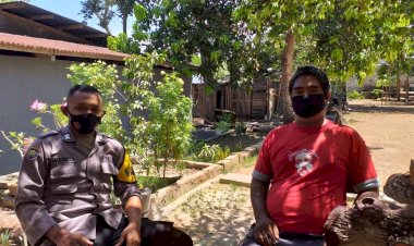 Kunjung-Warga-Binaan,-Bhabinkamtibmas-Kelurahan-Airnona-Himbau-Protokol-Kesehatan