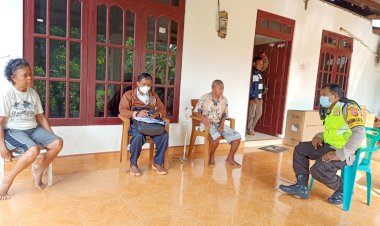 Dengan-Sambang-Dialogis,-Bhabinkamtibmas-Brigpol-Firmansyah-Himbau-Warganya-Terkait-Protokol-Kesehatan