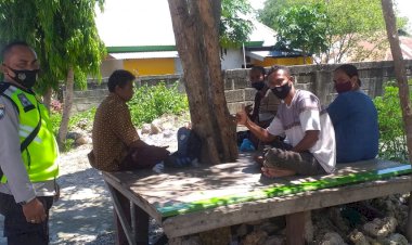 Sambang-Dan-Patroli-Dialogis-Bhabinkamtibmas-Himbaun-Patuhi-Protokol-Kesehatan