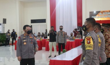 Kapolri-Beri-Reward-Dua-Anggota-Polda-Sulsel-Sekolah-Inspektur-Polisi.