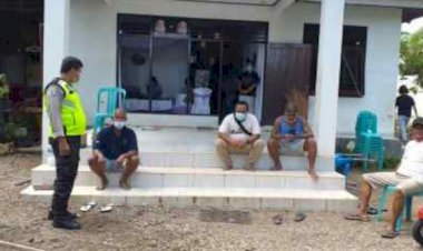 Lewat-Sambang,-Bhabinkamtibmas-Kelurahan-Oeba-Ajak-Warga-Taati-Protkol-Kesehatan