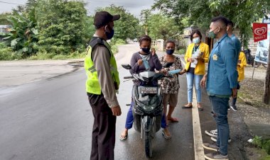 Bhabinkamtibmas-Polsek-Maulaf-Laksanakan-Operasi-Yustisi-Penertiban-Penggunaan-Masker