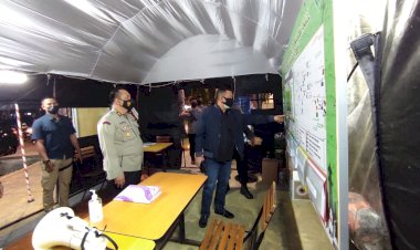 Kapolda-NTT-Kunjungi-Pos-Pengamanan-Idul-Fitri-Polres-Kupang-Kota