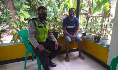 Bhabinkamtimas-Kelurahan-Oepura-Himbu-Warga-Binaannya-Tetap-Jaga-Kamtibmas-dan-Taat-Prokes