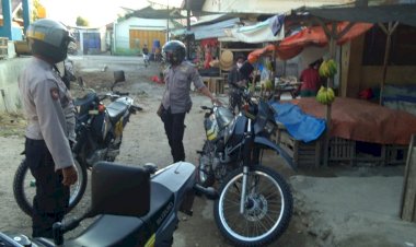 Sat-Sabhara-Laksanakan-Patroli-Mendatangi-dan-Membubarkan-Lokasi-Judi-Ayam-DiPasar-Oebobo