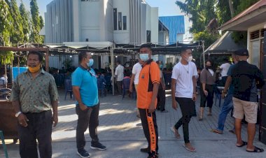 Bhabinkamtibmas-Kelurahan-Oebobo-Laksanakan-Pam-Dan-Monitoring-Kegiatan-Vaksinasi