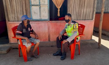 Ajak-Warga-Taat-Protokol-Kesehatan,-Bhabinkamtibmas-Kelurahan-Oesapa-Himbau-Warga-Binaan