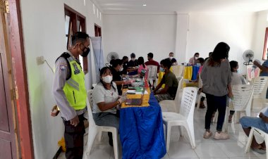Giat-Vaksin,-Babinkamtibmas-Polres-Kupang-Kota-Laksanakan-Pam-Dan-Monitoring