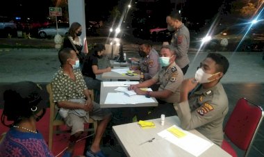 Hari-Kedua-Gerai-Vaksin-Polri-Polres-Kupang-Kota-Di-Lippo-Mall-Kupang,-Upaya-Percepatan-Vaksinasi-Covid-19-Bagi-Masyarakat-Kota-Kupang