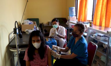 Gerai-Vaksin-Polri-Polres-Kupang-Kota-Kembali-Mengelar-Vaksinasi-Di-Polres-Kupang-Kota-,-Upaya-Percepatan-Vaksinasi-Covid-19-Bagi-Masyarakat-Kota-Kupang