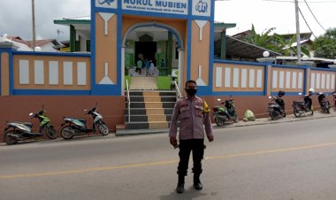 Pengamanan-Sholat-Jumat-Bhabinkamtibmas-Kelurahan-NBD-Berikan-Pelayanan-Terbaik