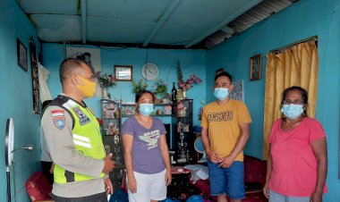 Sampaikan-Pesan-Kamtibmas,-Bhabinkamtibmas-Polsek-Kelapa-Lima-Sambang-Warga