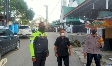 Babinkamtibmas-Kelurahan-Oetete-Laksanakan-Pam-Dan-Ingatkan-Warga-Terapkan-Protokol-Kesehatan-di-Gereja