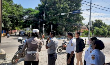 Sering-Terjadi-Kemacetan,-Sat-Lantas-Polres-Kupang-Kota-Bersama-Dishub-Kota-Kupang-Pantau-Seluruh-Traffic-Light