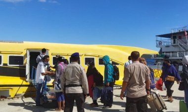 Antisipasi-Arus-Balik-Lebaran,-Polresta-Kupang-Kota-Lakukan-Pengamanan-di--Pelabuhan-Laut