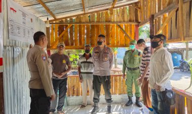 Meningkatkan-Keamanan,-Sat-Binmas-Polresta-Kupang-Kota-Laksanakan-Sambang-Cek-Pos-Kamling-Serta-Penyuluhan-Petugas-Pos