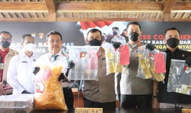 Polda-Jateng-Ungkap-Kasus-Peredaran-Minyak-Goreng-Kemasan-Tanpa-Ijin-Edar-di-Banyumas.-14-Ton-Barang-Bukti-Disita--Peredaran-Minyak-Goreng-Kemasan-Tanpa-Ijin-Edar-Digulung-Polda-Jateng