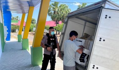 Personel-Sat-Samapta-Polresta-Kupang-Kota-Melakukan-Pengawalan-Pendistribusian-Vaksinasi-di-Kota-Kupang.