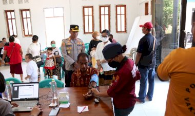 POLRESTA-KUPANG-KOTA-DAN-CT.-ARSA-FONDATION-GELAR-KEGIATAN-BHAKTI-KESEHATAN-DAN-BHAKTI-SOSIAL-DI-GEREJA-BAHTERA-HAYAT-OSMOK.