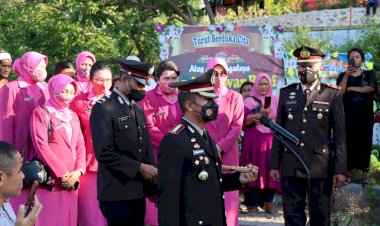 Polresta-Kupang-Kota-Laksanakan-Upacara-Penyerahan-dan-Pemakaman-Almarhum-Aipda-Anwar-Rauf.