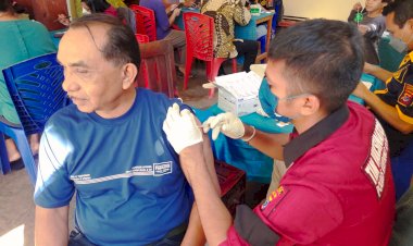 Klinik-Polresta-Kupang-Kota-Terus-Gencarkan-Vaksinasi-Booster.