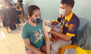 Gerai-Vaksinasi-COVID-19-di-Rt.-015-Kelurahan-Naikolan-Kota-Kupang