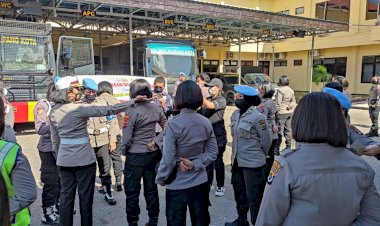 Dalam-Rangka-HUT-Polisi-Wanita-Ke-74,-Polresta-Kupang-Kota-Gelar-Giat-Penegakan-dan-Penertiban-Disiplin-Bagi-Anggota-Polwan