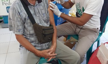 Polresta-Kupang-Kota-Mulai-Pelayanan-Vaksinasi-COVID-19-di-Kelurahan-Oesapa-Barat