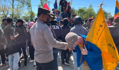 Tolak-Kenaikan-BBM,-Aliansi-Cipayung-Kota-Kupang-Lakukan-Aksi-Unjuk-Rasa