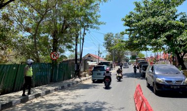 Antisipasi-Lakalantas,-Sat-Lantas-Polresta-Kupang-Kota-Laksanakan-Pengaturan-Lalu-Lintas