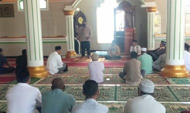 Kapolsek-Alak-Lakukan-Himbauan-Kamtibmas--dan-Sosialisasi--Tertib-Berlalulintas-di-Masjid-Nurul--Mubhien-Namosain