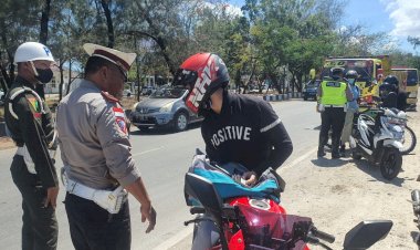 Tingkatkan-Kesadaran-Tertib-Berlaluintas,-Sat-Lantas-Polresta-Kupang-Kota-Laksanakan-Operasi-Zebra-Turangga