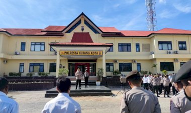 Berikan-Pelayanan-Yang-Optimal-Kepada-Masyarakat,-Wakapolresta-Kupang-Kota-Pimpin-Apel-Pagi