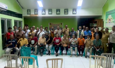 Kapolsek-Alak-Laksanakan-Kegiatan-Bincang-Kamtibmas-Bersama-Lurah,-Tokoh-Masyarakat,-Tokoh-Pemuda-dan-Warga-di-Aula-Kantor-Kelurahan-Manutapen